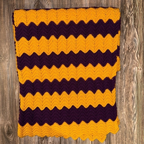 Crochet Chevron Granny Blanket - Picture 1 of 5